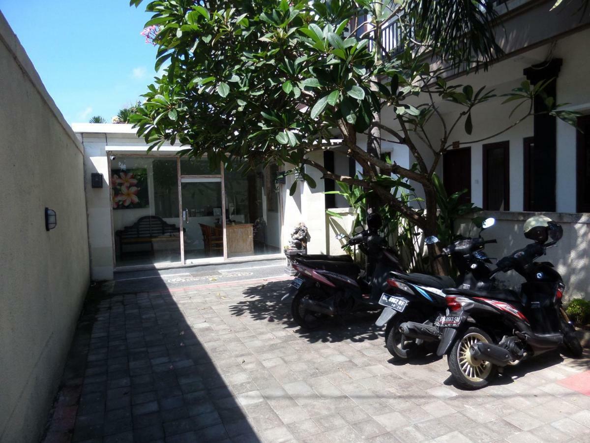 Aparthotel Krisna Seminyak Exterior foto