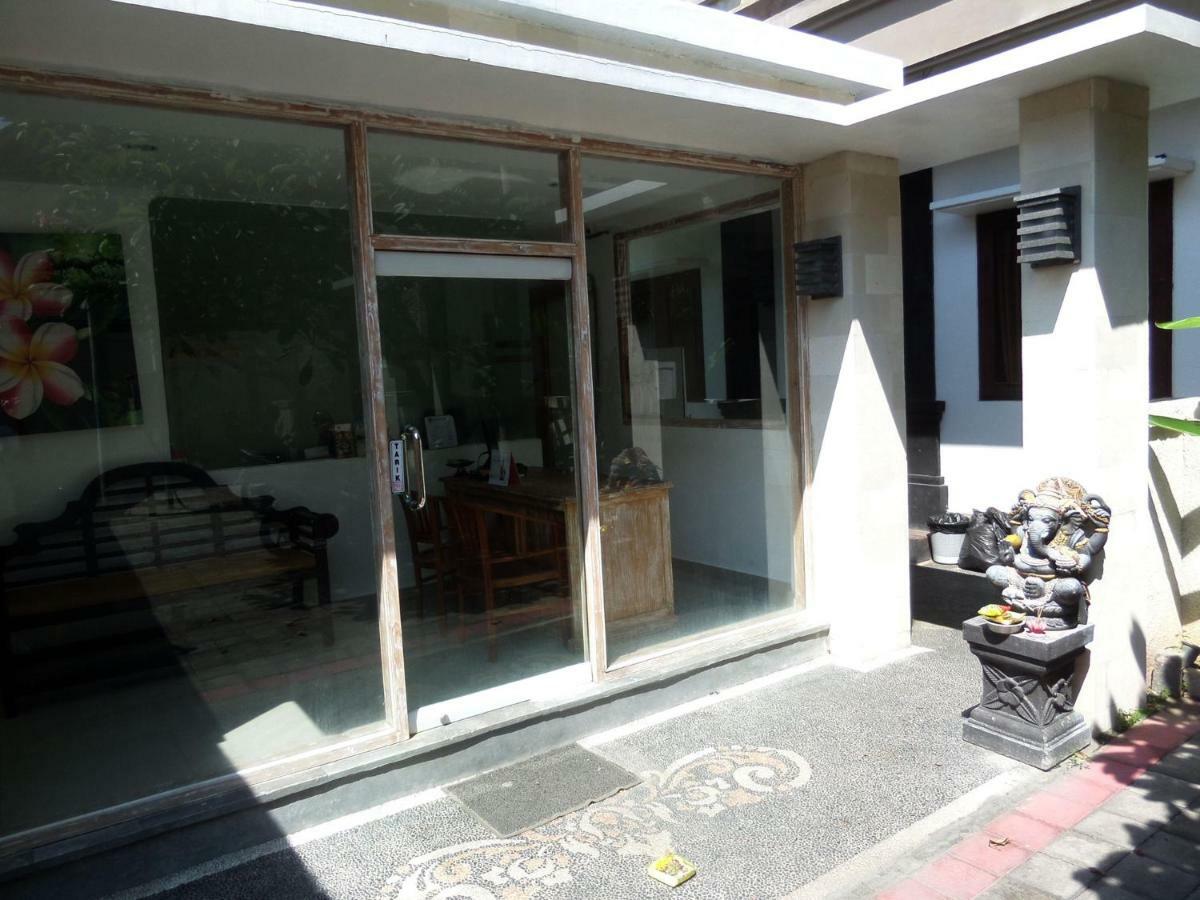 Aparthotel Krisna Seminyak Exterior foto